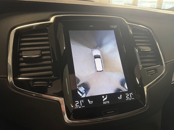 Volvo XC90 17 of 23
