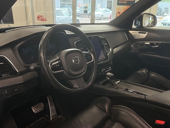 Volvo XC90 10 of 23
