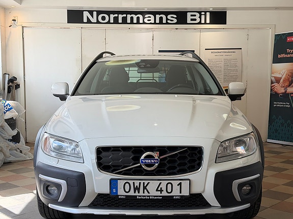 Volvo XC70 2 of 5