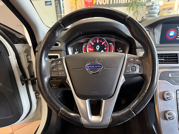 Volvo XC70 17 of 25