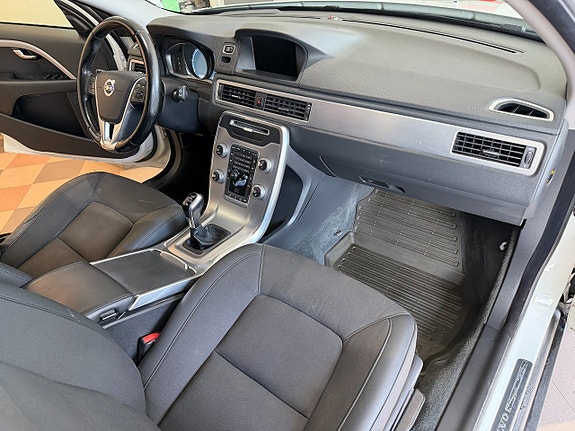 Volvo XC70 14 of 25