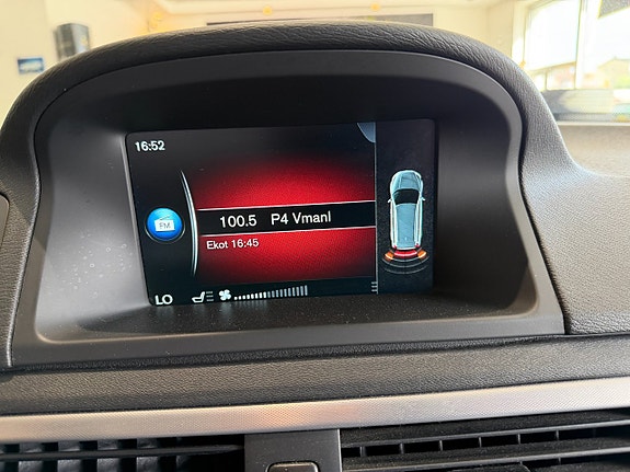 Volvo XC70 18 of 25