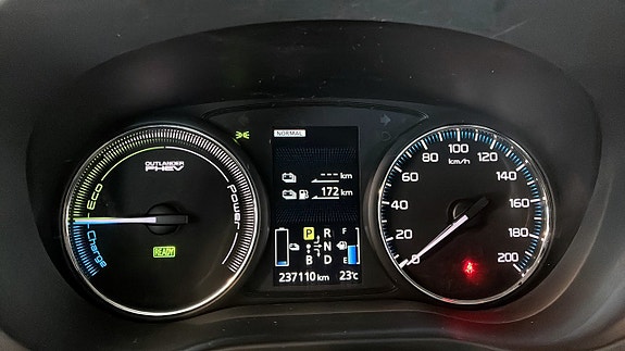 Mitsubishi Outlander 16 of 22