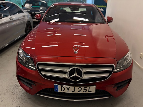 Mercedes-Benz E220 d 2 of 30