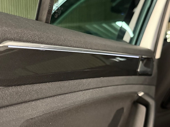 Volkswagen Tiguan 12 of 30