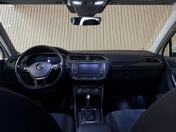 Volkswagen Tiguan 14 of 30