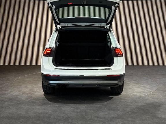 Volkswagen Tiguan 5 of 5