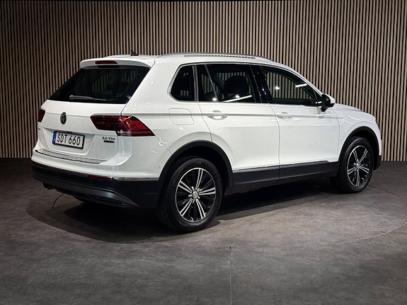 Volkswagen Tiguan 3 of 5