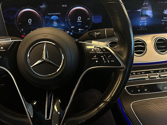 Mercedes-Benz E300 21 of 26