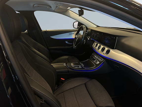 Mercedes-Benz E300 10 of 26