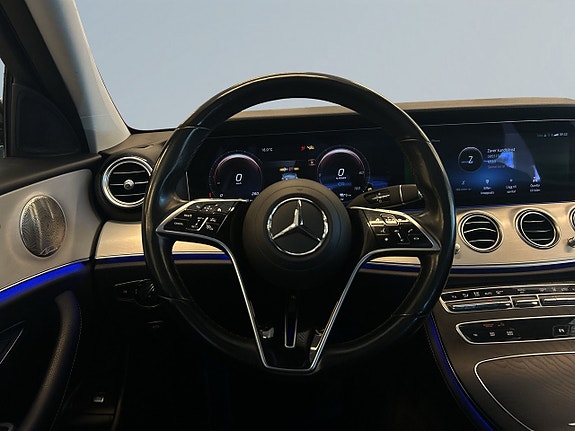 Mercedes-Benz E300 9 of 26