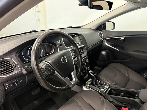 Volvo V40 Cross Country 8 of 15