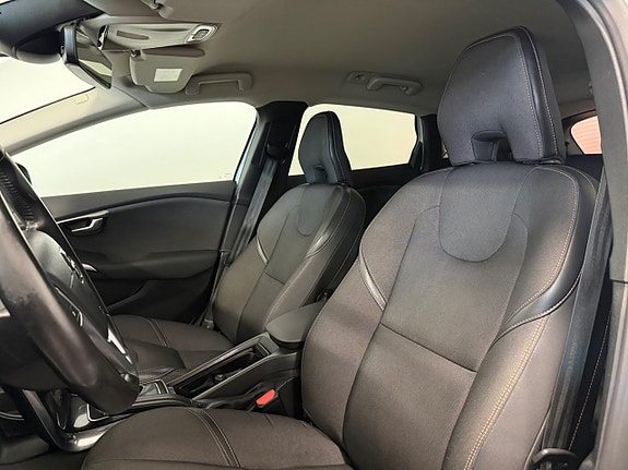 Volvo V40 Cross Country 7 of 15