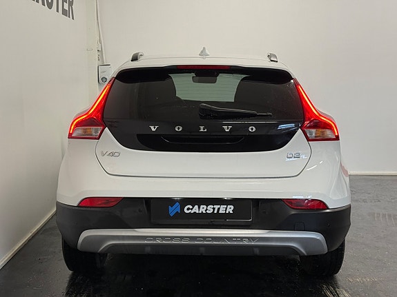 Volvo V40 Cross Country 6 of 15