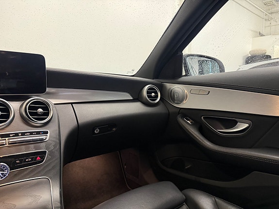 Mercedes-Benz C300 e 18 of 21