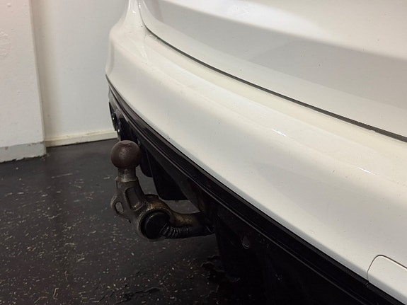 Mercedes-Benz C300 e 8 of 21