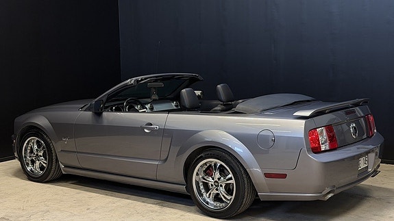 Ford Mustang 5 of 5