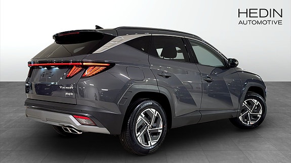 Hyundai Tucson 2 of 5