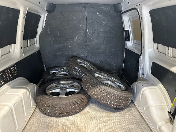 Volkswagen Caddy 9 of 15