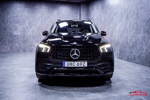 Mercedes-Benz GLE450 2 of 30