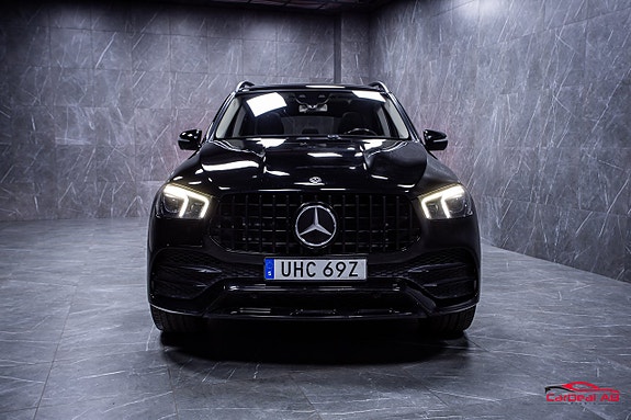 Mercedes-Benz GLE450 2 of 27
