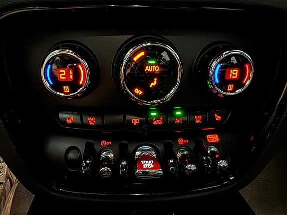 MINI Clubman Cooper S 14 of 17