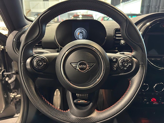 MINI Clubman Cooper S 11 of 17