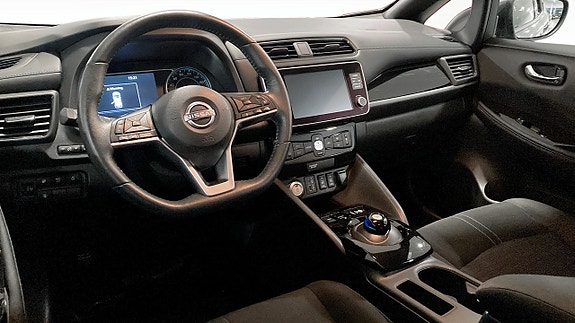 Nissan Leaf 4 of 5