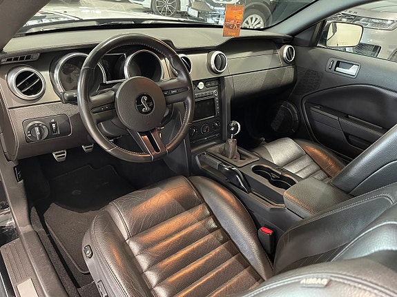 Ford Mustang 9 of 27