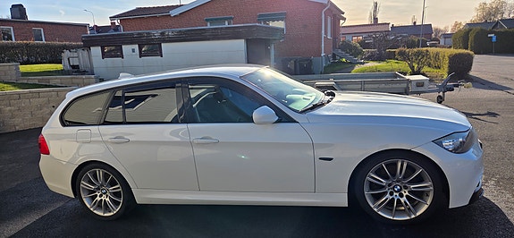 BMW 318d 4 of 5