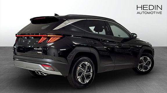 Hyundai Tucson 2 of 5
