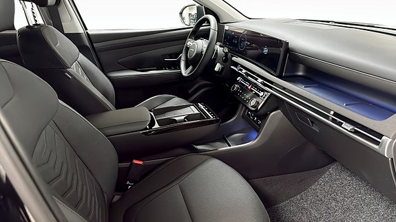 Hyundai Tucson 3 of 5