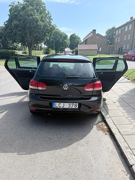 Volkswagen Golf VI 2 of 5