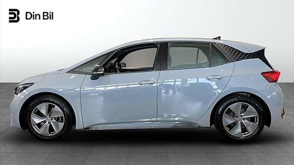 Cupra Born 2 of 5