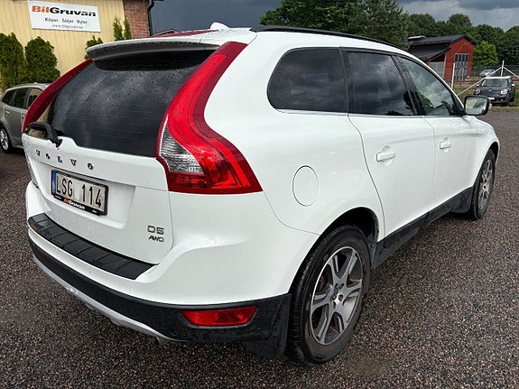 Volvo XC60 3 of 5