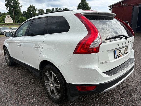 Volvo XC60 4 of 5