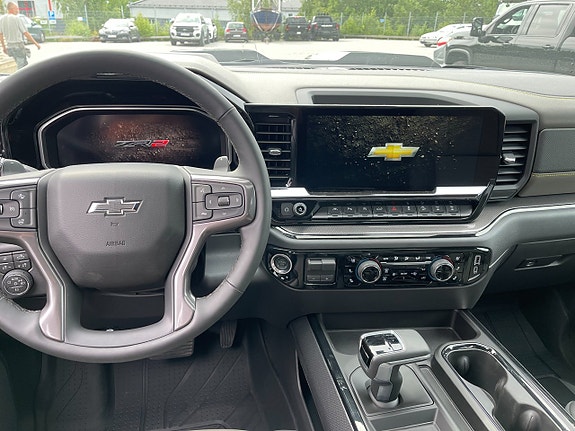 Chevrolet Silverado 1500 8 of 11