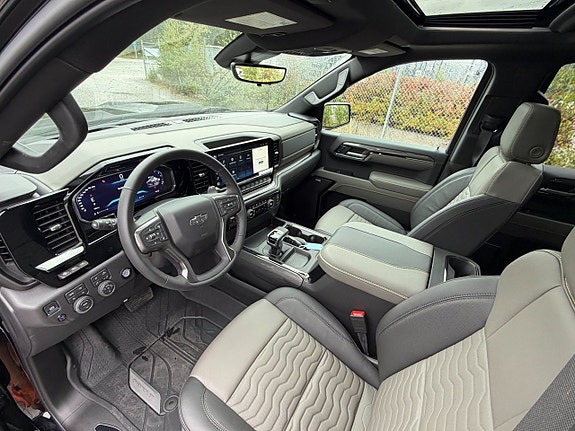 Chevrolet Silverado EV 11 of 11