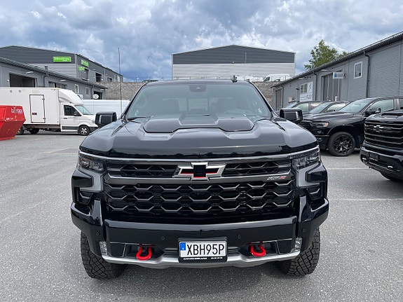Chevrolet Silverado 1500 3 of 5