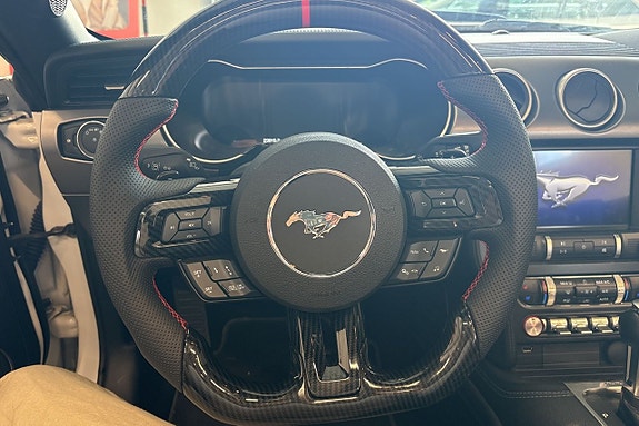 Ford Mustang 16 of 29