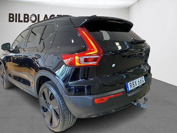 Volvo EX40 3 of 5