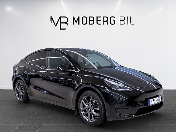 Tesla Model Y 7 of 19