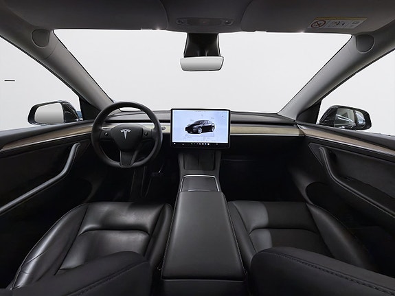 Tesla Model Y 11 of 19