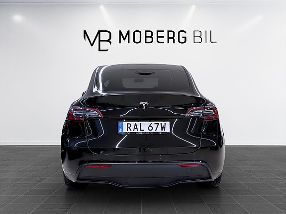 Tesla Model Y 6 of 19