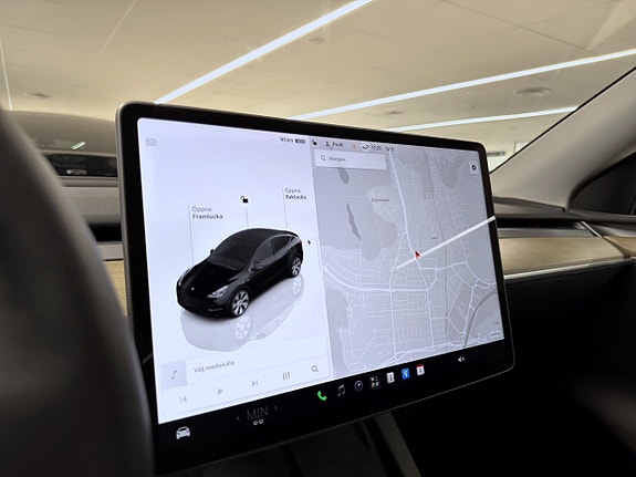 Tesla Model Y 12 of 19