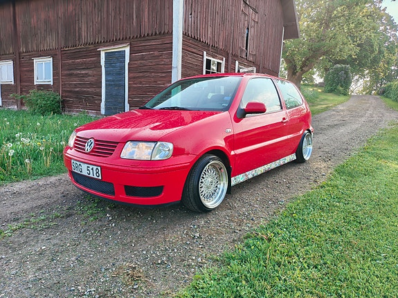 Volkswagen Polo 2 of 4