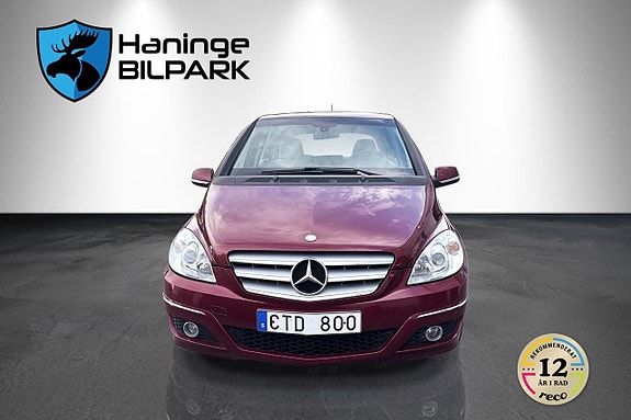 Mercedes-Benz B180 3 of 5