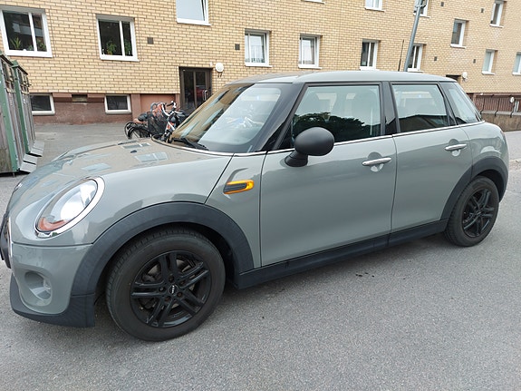 MINI One 4 of 5