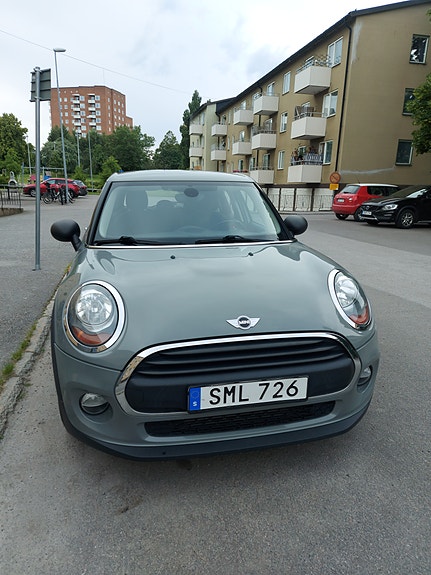 MINI One 2 of 5