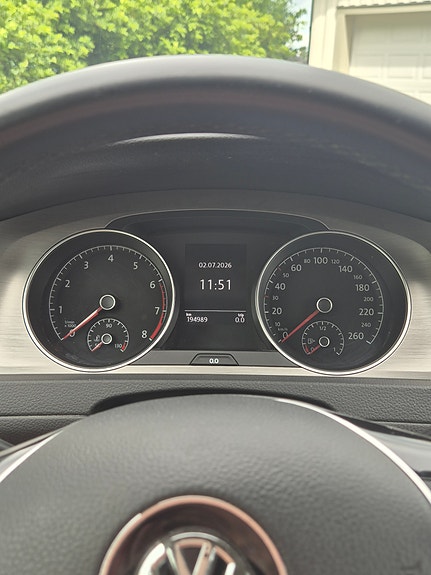 Volkswagen Golf VII 11 of 11